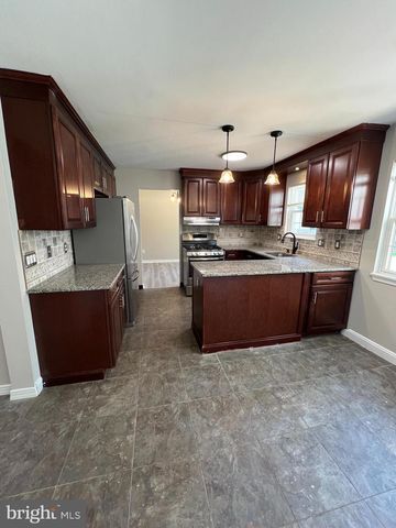 29 ORCHARD AVE, Maple Shade, NJ 08052