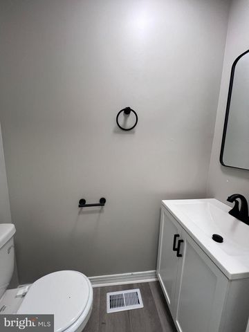 29 ORCHARD AVE, Maple Shade, NJ 08052