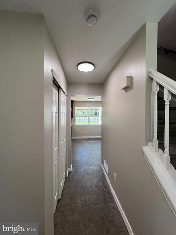 29 ORCHARD AVE, Maple Shade, NJ 08052