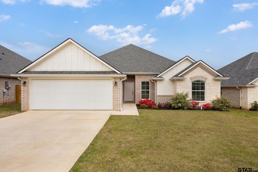 1621 Legacy dr, Tyler, TX 75703