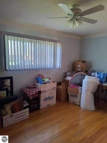 24686 Donald Dr, Redford, MI 48239