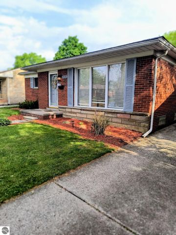 24686 Donald Dr, Redford, MI 48239