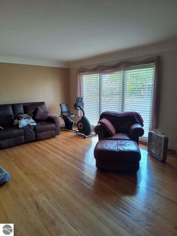 24686 Donald Dr, Redford, MI 48239