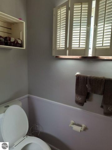 24686 Donald Dr, Redford, MI 48239