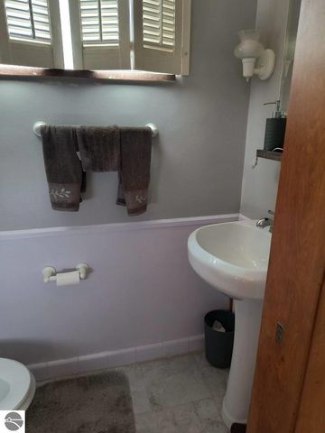 24686 Donald Dr, Redford, MI 48239
