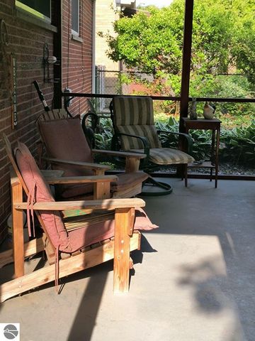 24686 Donald Dr, Redford, MI 48239