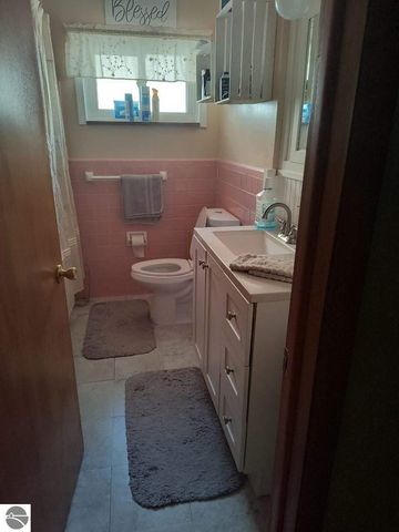 24686 Donald Dr, Redford, MI 48239