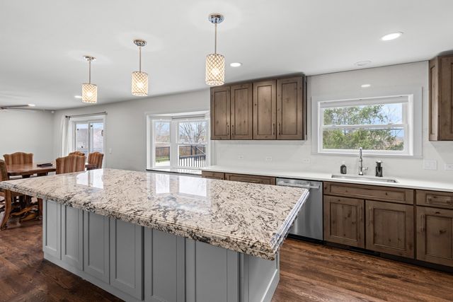 330 OAK HILL Court, Antioch, IL 60002