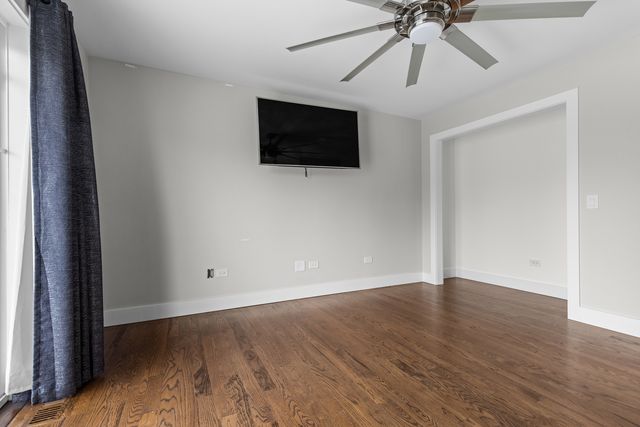 330 OAK HILL Court, Antioch, IL 60002