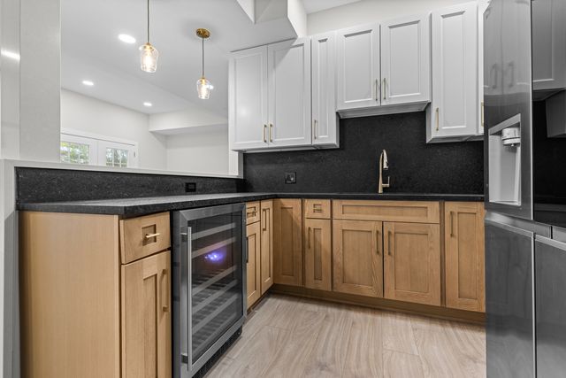 330 OAK HILL Court, Antioch, IL 60002