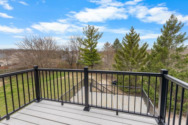 330 OAK HILL Court, Antioch, IL 60002