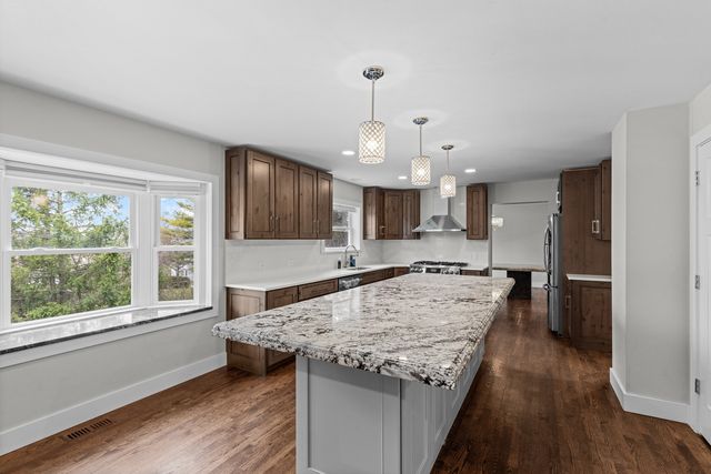 330 OAK HILL Court, Antioch, IL 60002