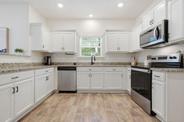 777 Garland Dr, Hermitage, TN 37076