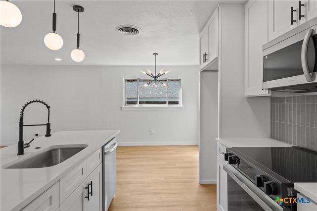 115 W Fowler Avenue, Killeen, TX 76541