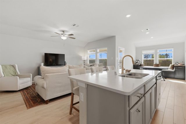 2304 W Winding Pines Drive, Tomball, TX 77375