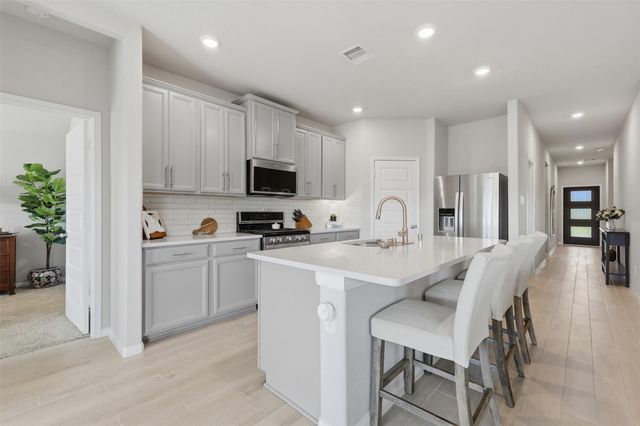 2304 W Winding Pines Drive, Tomball, TX 77375