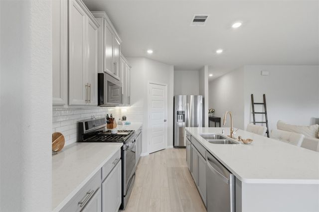 2304 W Winding Pines Drive, Tomball, TX 77375