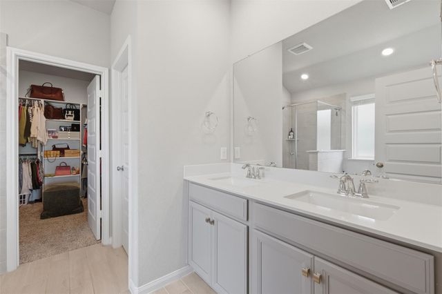 2304 W Winding Pines Drive, Tomball, TX 77375