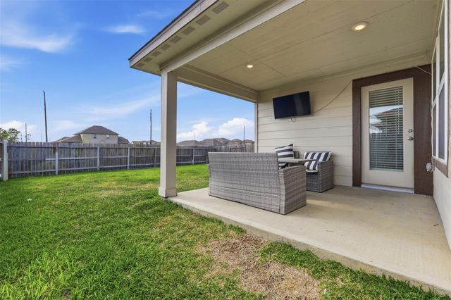 2304 W Winding Pines Drive, Tomball, TX 77375