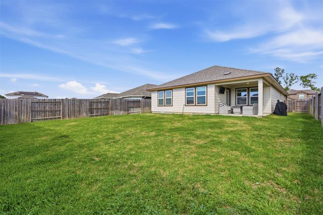2304 W Winding Pines Drive, Tomball, TX 77375