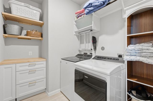 2304 W Winding Pines Drive, Tomball, TX 77375