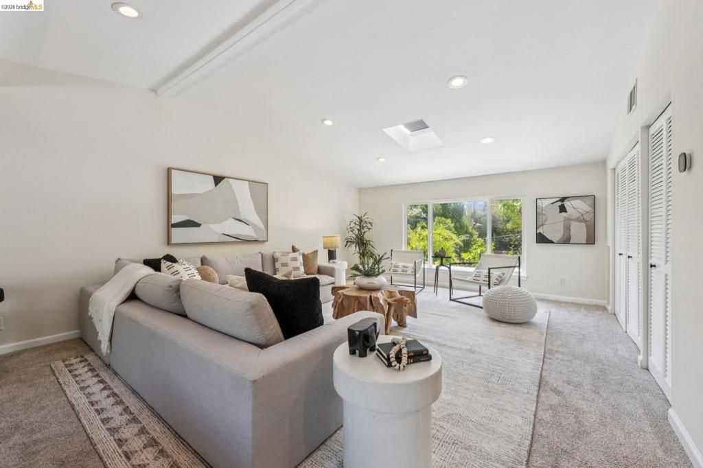 Image 18 of property listing at 2645 Buenos Aires Ct, Walnut Creek, CA 94597