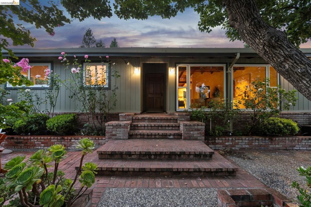 Image 2 of property listing at 2645 Buenos Aires Ct, Walnut Creek, CA 94597