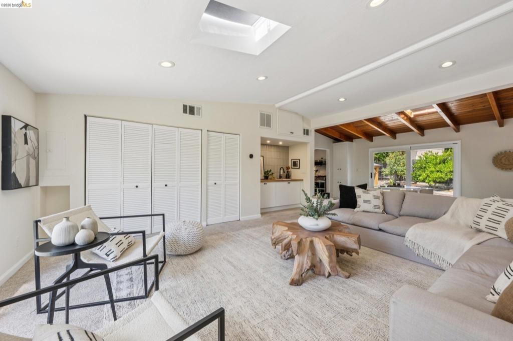 Image 21 of property listing at 2645 Buenos Aires Ct, Walnut Creek, CA 94597