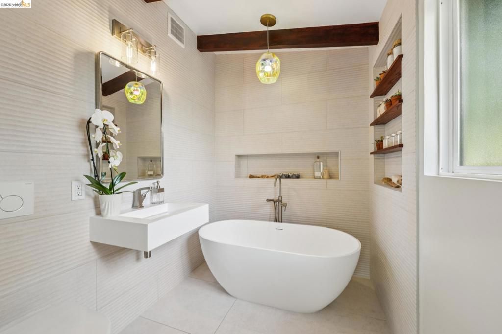 Image 24 of property listing at 2645 Buenos Aires Ct, Walnut Creek, CA 94597