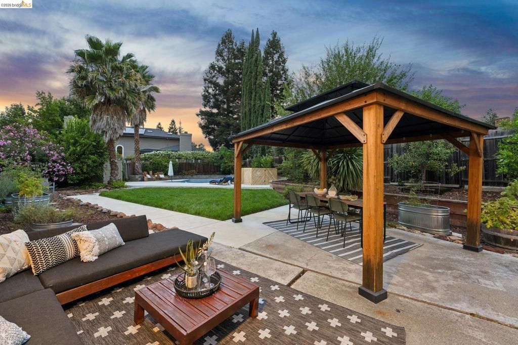 Image 31 of property listing at 2645 Buenos Aires Ct, Walnut Creek, CA 94597