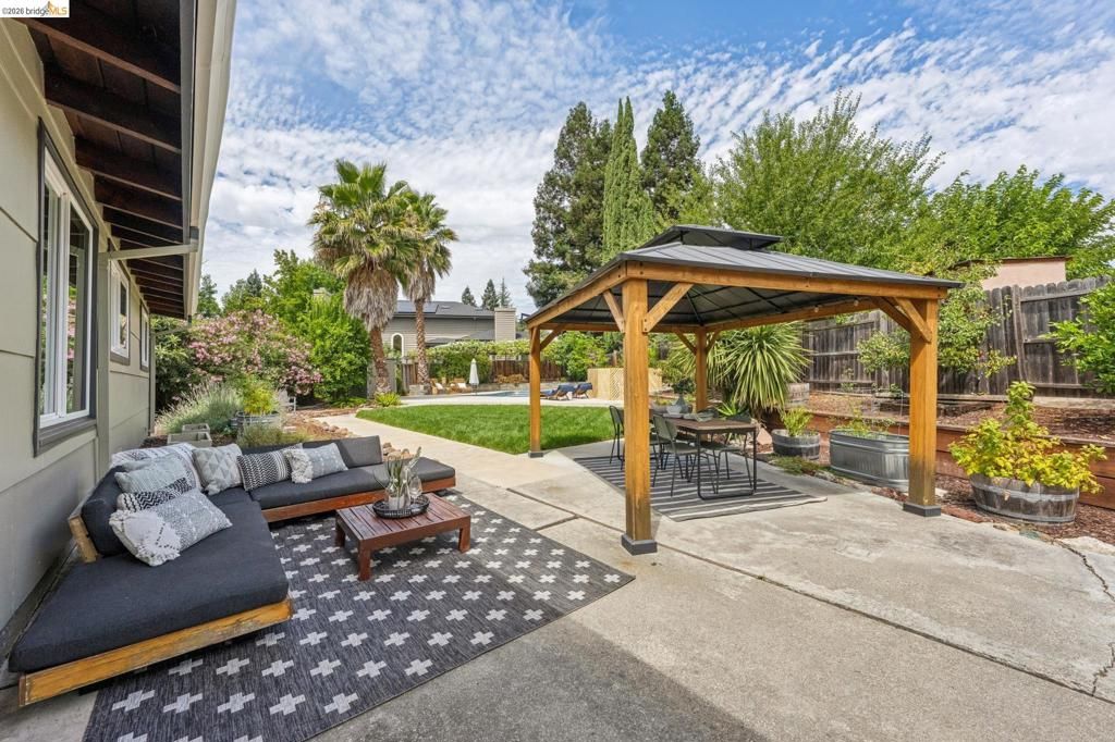 Image 32 of property listing at 2645 Buenos Aires Ct, Walnut Creek, CA 94597