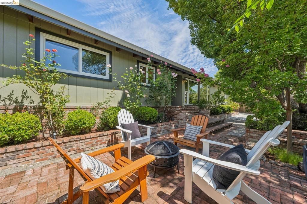 Image 4 of property listing at 2645 Buenos Aires Ct, Walnut Creek, CA 94597
