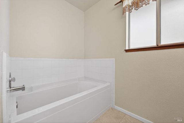 2155 Hastings Ct, Santa Rosa, CA 95405