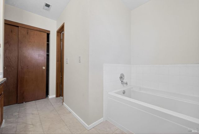 2155 Hastings Ct, Santa Rosa, CA 95405