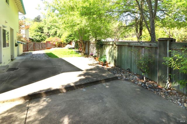 2155 Hastings Ct, Santa Rosa, CA 95405