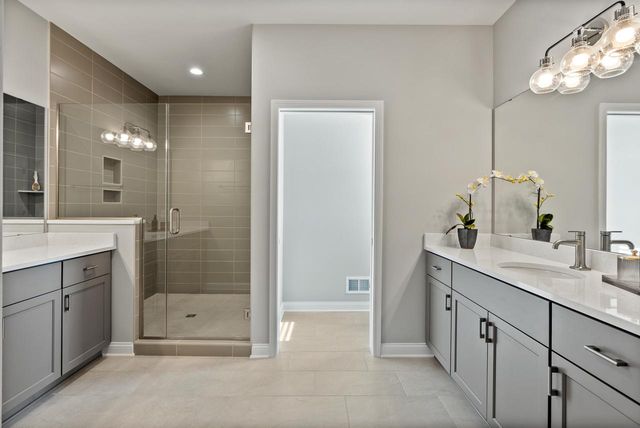 W214N4987 Casey COURT, Menomonee Falls, WI 53051