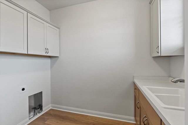 W214N4987 Casey COURT, Menomonee Falls, WI 53051