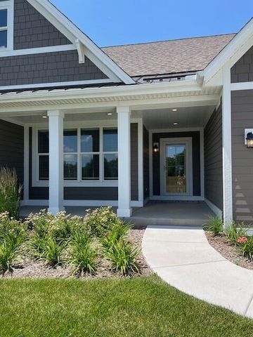 W214N4987 Casey COURT, Menomonee Falls, WI 53051