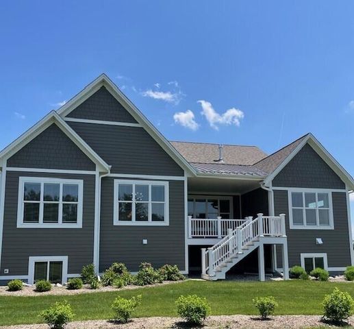 W214N4987 Casey COURT, Menomonee Falls, WI 53051