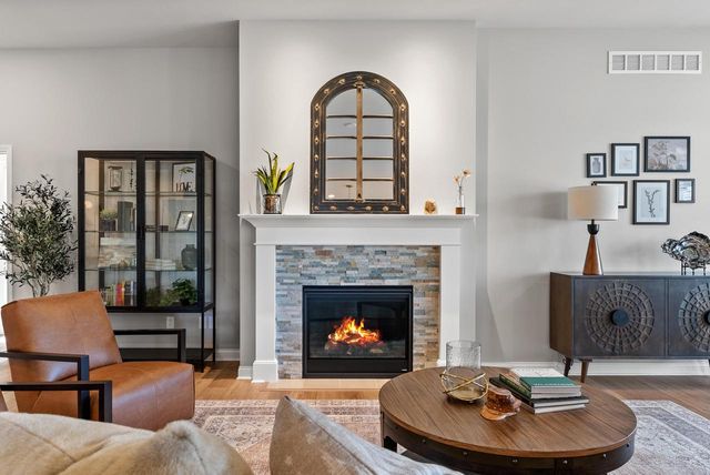 W214N4987 Casey COURT, Menomonee Falls, WI 53051