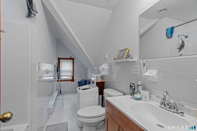 136 Edwards Street 3rd fl, New Haven, CT 06511