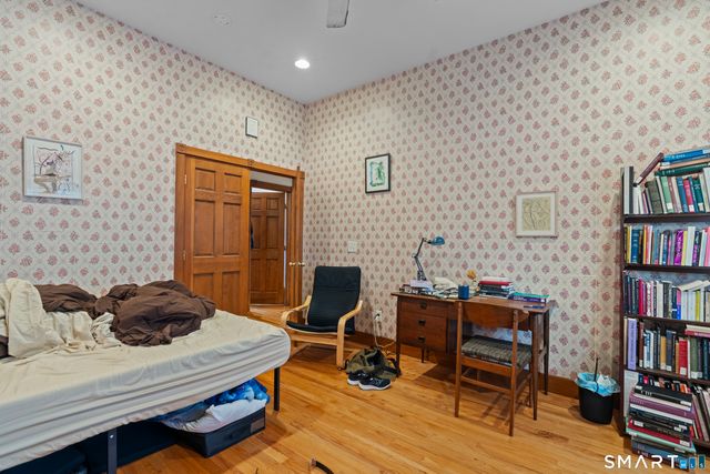136 Edwards Street 3rd fl, New Haven, CT 06511