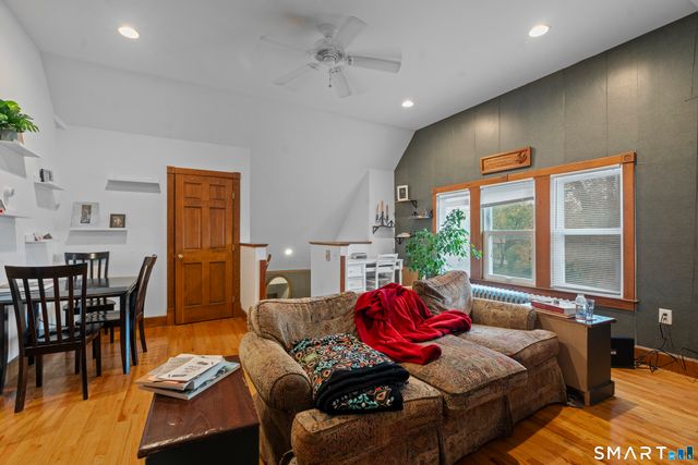 136 Edwards Street 3rd fl, New Haven, CT 06511
