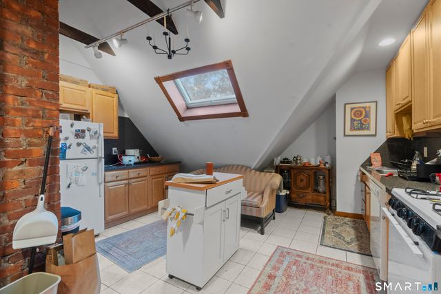 136 Edwards Street 3rd fl, New Haven, CT 06511