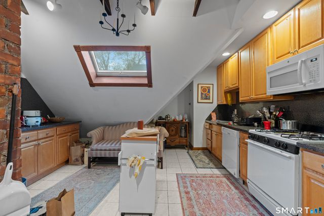 136 Edwards Street 3rd fl, New Haven, CT 06511