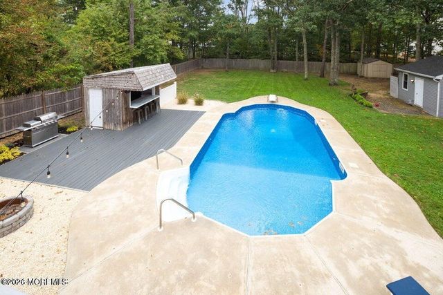 12 6th Street, Barnegat, NJ 08005