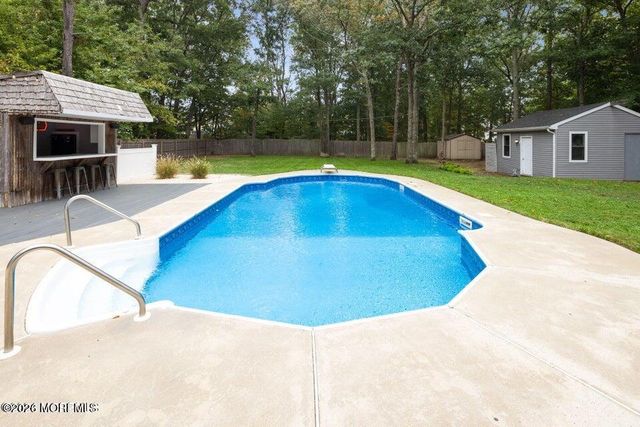 12 6th Street, Barnegat, NJ 08005