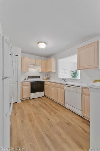55441 Boardwalk Drive, Shelby Charter Township, MI 48316