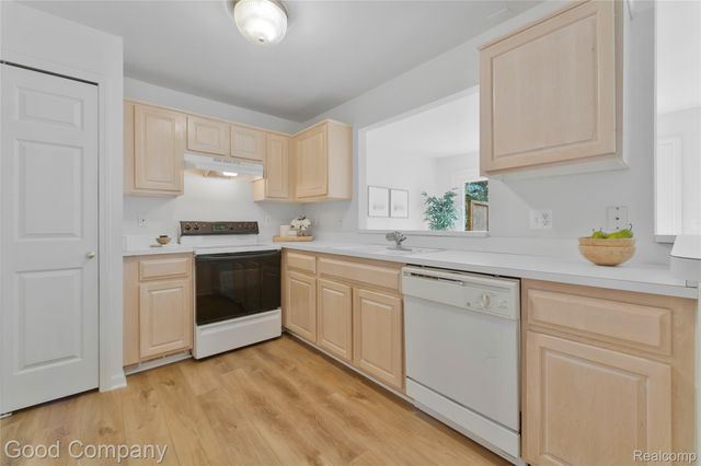 55441 Boardwalk Drive, Shelby Charter Township, MI 48316