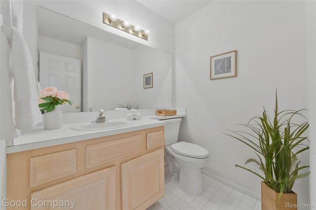 55441 Boardwalk Drive, Shelby Charter Township, MI 48316